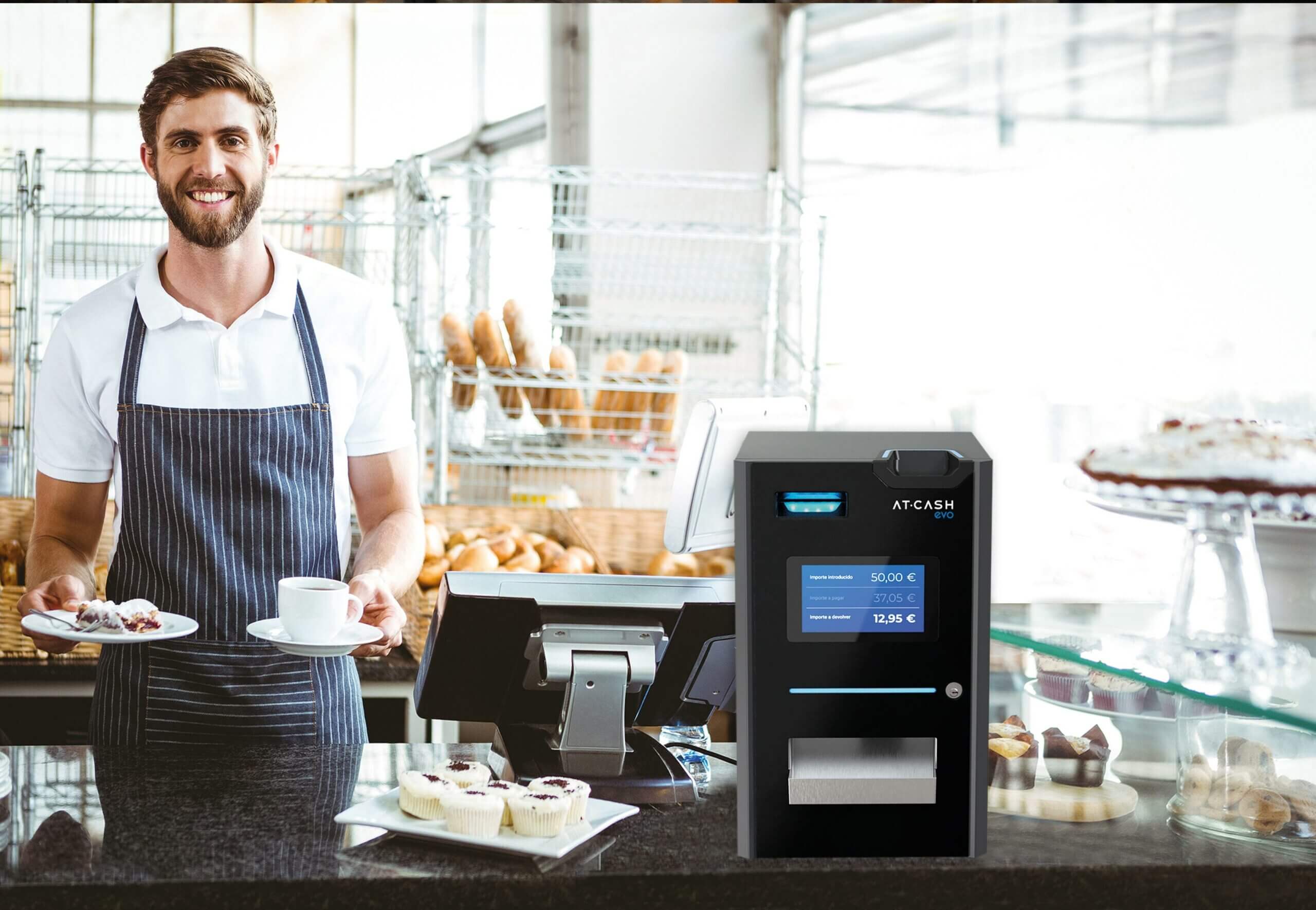 maincas-AT-Cash-en-restaurante